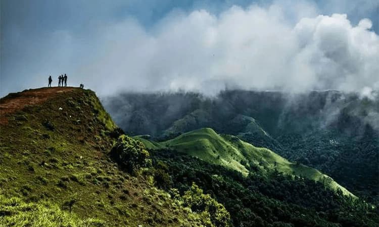 Tour Circle: ಕಣ್ಮನ ಸೆಳೆಯುವ ಬ್ರಹ್ಮಗಿರಿ ಬೆಟ್ಟ