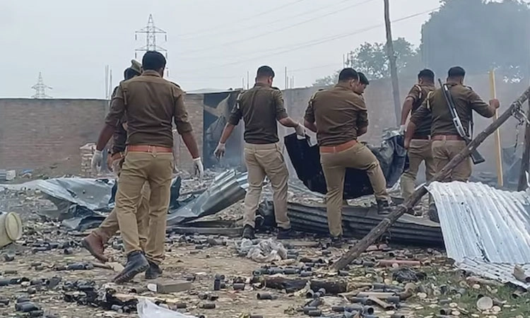 Uttar Pradesh: ಪಟಾಕಿ ಕಾರ್ಖಾನೆಯಲ್ಲಿ ಸ್ಫೋಟ; 7 ಮಂದಿ  ದುರ್ಮರಣ