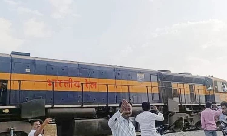 Kushtagi: ಹಳಿಗೆ ಬಂದ ಹಳೆಯ ರೈಲ್ವೇ ಯೋಜನೆ; ಕುಷ್ಟಗಿ ಅಭಿವೃದ್ಧಿಗೆ ರೈಲು ಹೊಸ ಸೇರ್ಪಡೆ