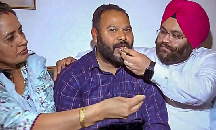 Mayor: ಆಪ್ ಅಭ್ಯರ್ಥಿ ಕುಲದೀಪ್ ಕುಮಾರ್ ಚಂಡೀಗಢ ಮೇಯರ್… ಸುಪ್ರೀಂ ಕೋರ್ಟ್ ತೀರ್ಪು