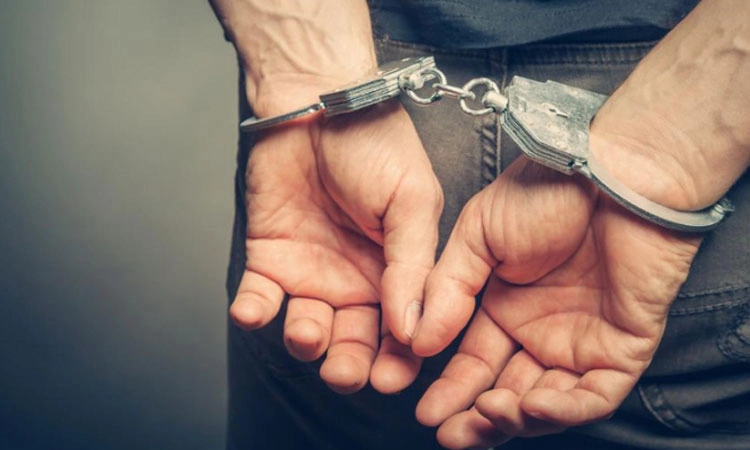 Crime: ಕತ್ತು ಸೀಳಿ ಯುವಕನ ಬರ್ಬರ ಹತ್ಯೆ ಪ್ರಕರಣ; 24 ಗಂಟೆಯೊಳಗೆ ನಾಲ್ವರು ಆರೋಪಿಗಳ ಬಂಧನ