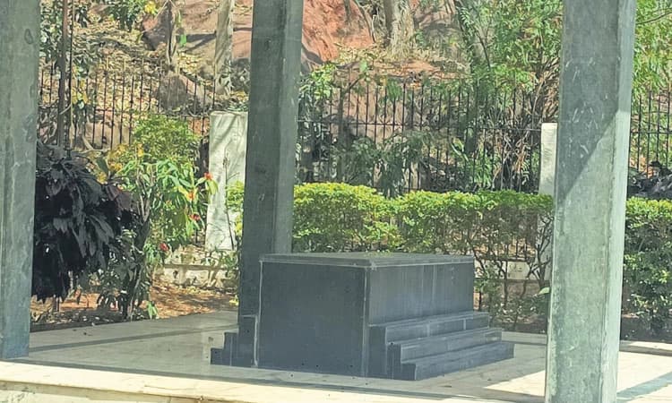 Kengal Hanumanthaiah: ಕೆಂಗಲ್‌ ಹನುಮಂತಯ್ಯ ಜನ್ಮದಿನ ಸ್ಮರಿಸದ ಜಿಲ್ಲೆ