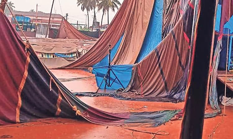 Rain ಕರಾವಳಿಯಾದ್ಯಂತ ಗುಡುಗು ಸಹಿತ ಗಾಳಿ-ಮಳೆ; ಕೆಲವಡೆ ಹಾನಿ