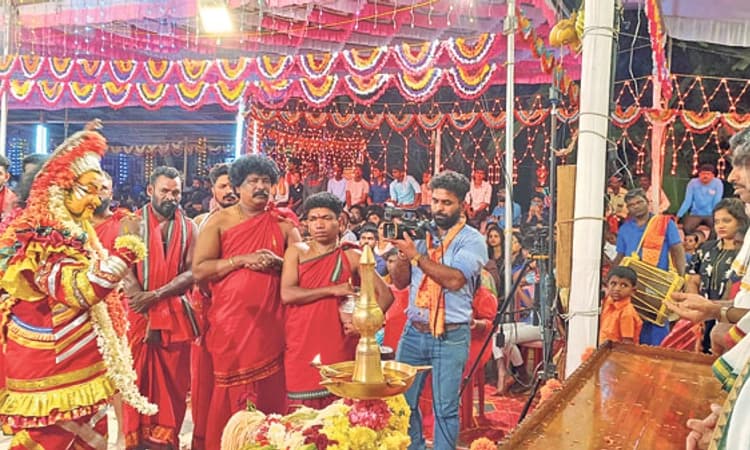 Katapadi ಶ್ರೀ ಕ್ಷೇತ್ರ ಪೇಟೆಬೆಟ್ಟು; ಬಬ್ಬುಸ್ವಾಮಿ, ಕೊರಗಜ್ಜ , ಪರಿವಾರ ದೈವಗಳ ನೇಮ