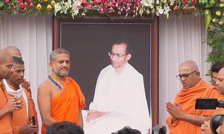 Vijayapura: ಯತೀಂದ್ರ, ಹರಿಪ್ರಸಾದ್ ಹೇಳಿಕೆಗೆ ಪೇಜಾವರಶ್ರೀ ಆಕ್ಷೇಪ