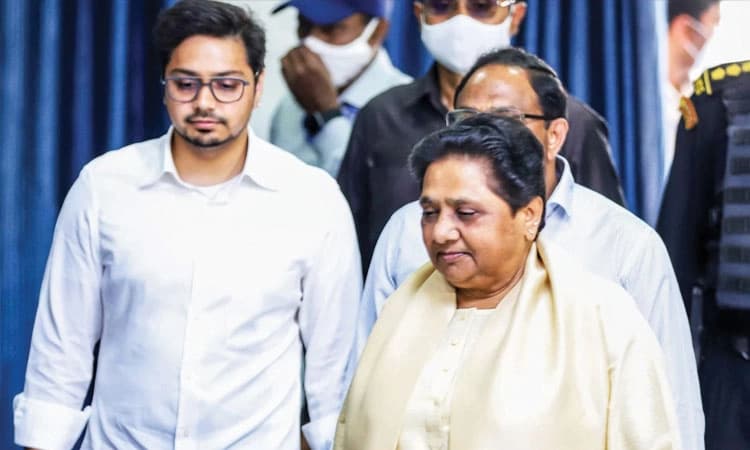 BSP;ಲೋಕಸಭೆ ಚುನಾವಣೆಗೆ ಕೆಲವೇ ತಿಂಗಳು ಬಾಕಿ ಇರುವಾಗ ಉತ್ತರಾಧಿಕಾರಿಯನ್ನು ನೇಮಿಸಿದ ಮಾಯಾವತಿ