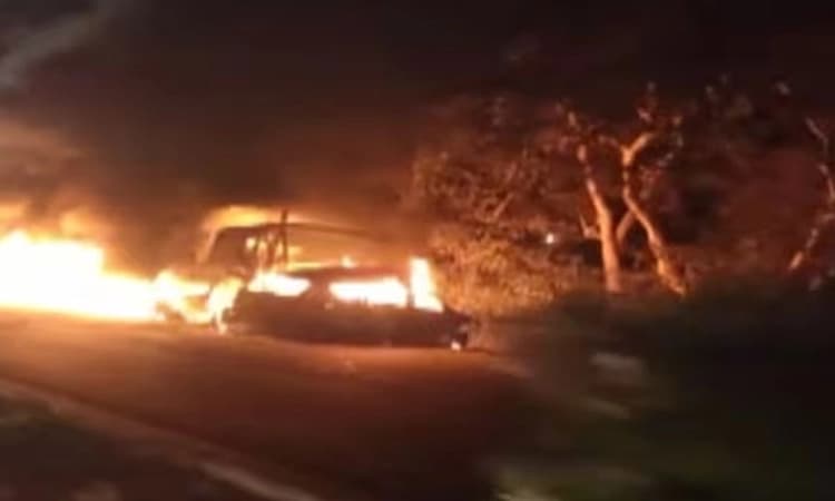 Bhojipura; ಟ್ರಕ್ ಗೆ ಡಿಕ್ಕಿ ಹೊಡೆದ ಕಾರು; ಸುಟ್ಟು ಕರಕಲಾದ ಮಗು ಸೇರಿ ಎಂಟು ಜನರು