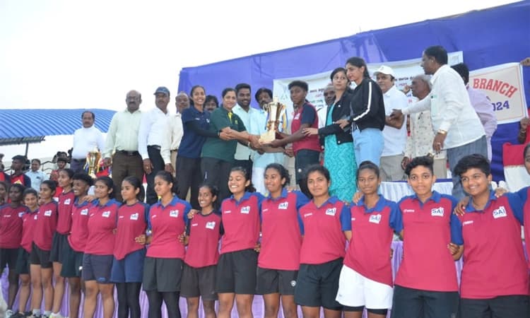 Hockey; ಬಾಲಕರ ವಿಭಾಗದಲ್ಲಿ ಬೆಂಗಳೂರು ದಕ್ಷಿಣ, ಕೊಡಗು ಬಾಲಕಿಯರು ವಿನ್ನರ್