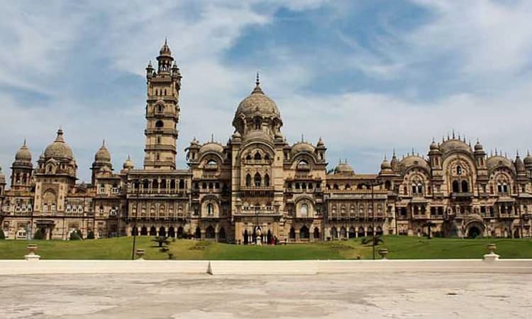 ಭಾರತದ ಈ ಅರಮನೆ ಲಂಡನ್‌ನ ಬಕ್ಕಿಂಗ್‌ಹ್ಯಾಮ್ ಪ್ಯಾಲೇಸ್‌ಗಿಂತ 4 ಪಟ್ಟು ದೊಡ್ಡದು.!