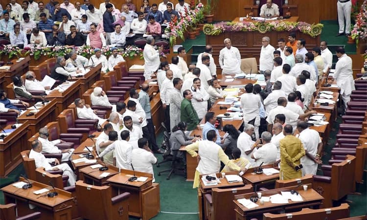 Session: ಅನುದಾನ ಜಟಾಪಟಿ- ಸದನ ಪಾವಿತ್ರ್ಯ ಹಾಳು ಮಾಡಿದ ಮುಖ್ಯಮಂತ್ರಿ ಕ್ಷಮೆಗೆ ಆಗ್ರಹ