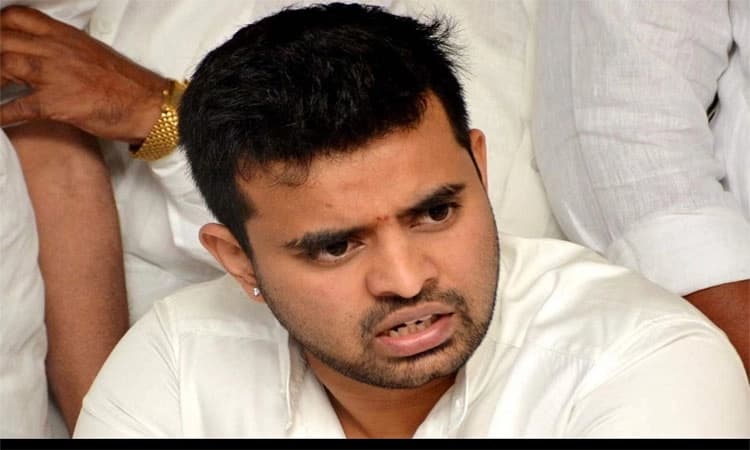 JDS: ಹಾಸನಕ್ಕೆ ಪ್ರಜ್ವಲ್‌- ದೇವೇಗೌಡ ಘೋಷಣೆ