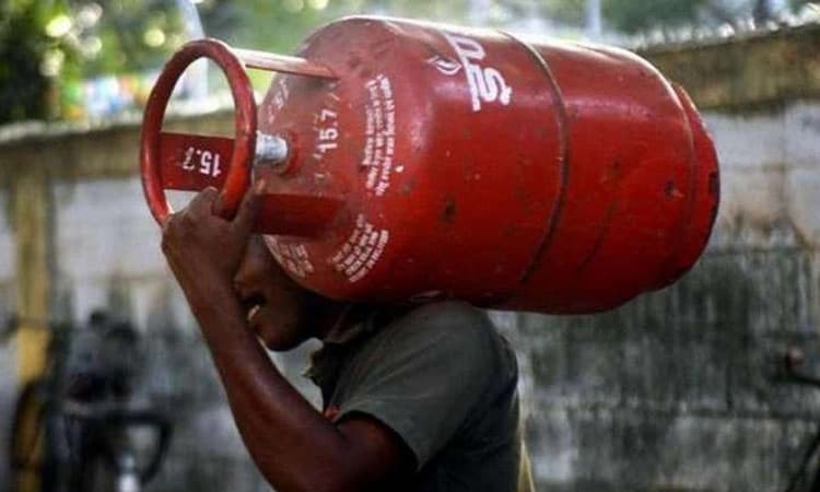 LPG: ವಾಣಿಜ್ಯ ಎಲ್‌ಪಿಜಿ ಸಿಲಿಂಡರ್‌ ದರ 21 ರೂ. ಏರಿಕೆ