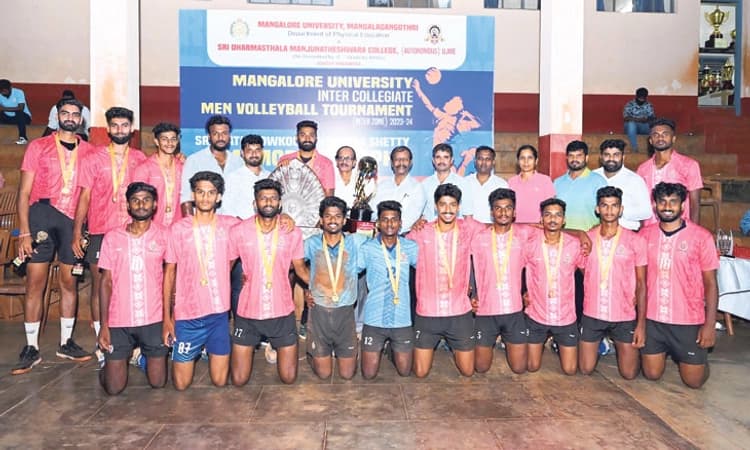 ಅಂತರ್‌ ಕಾಲೇಜು  ವಾಲಿಬಾಲ್‌: ಆಳ್ವಾಸ್‌ ತಂಡಕ್ಕೆ ಪ್ರಶಸ್ತಿ; ಎಸ್‌ಡಿಎಂ ರನ್ನರ್‌ ಅಪ್‌