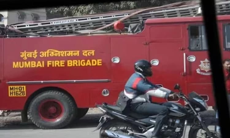 Mumbai: ಗ್ಯಾಸ್‌ ಸಿಲಿಂಡರ್‌ ಸ್ಫೋಟಗೊಂಡು 5 ಮನೆಗಳು ಕುಸಿತ