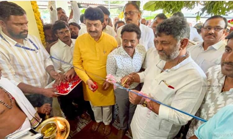 ಸೋಲದೇವನಹಳ್ಳಿ: ಲೀಲಾವತಿ ಪಶು ವೈದ್ಯಕೀಯ ಆಸ್ಪತ್ರೆ ಉದ್ಘಾಟಿಸಿದ ಡಿಕೆ ಶಿವಕುಮಾರ್