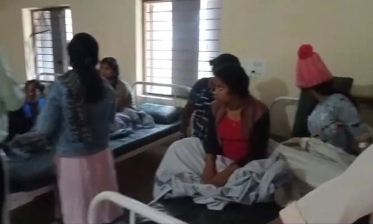 Hunsur: ಹೊಸ ವರ್ಷಾಚರಣೆ: ಕೇಕ್‌ ತಿಂದ 45ಕ್ಕೂ ಹೆಚ್ಚು ಮಕ್ಕಳು ಅಸ್ವಸ್ಥ