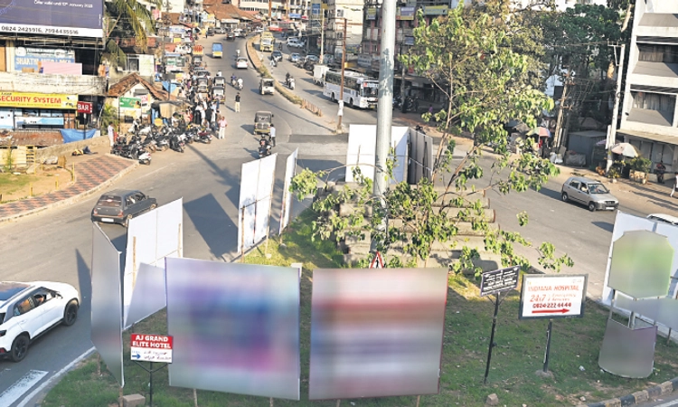 Mangaluru: ಮತ್ತೆ ಫ್ಲೆಕ್ಸ್‌ , ಬ್ಯಾನರ್‌ಗಳ ಉಪಟಳ