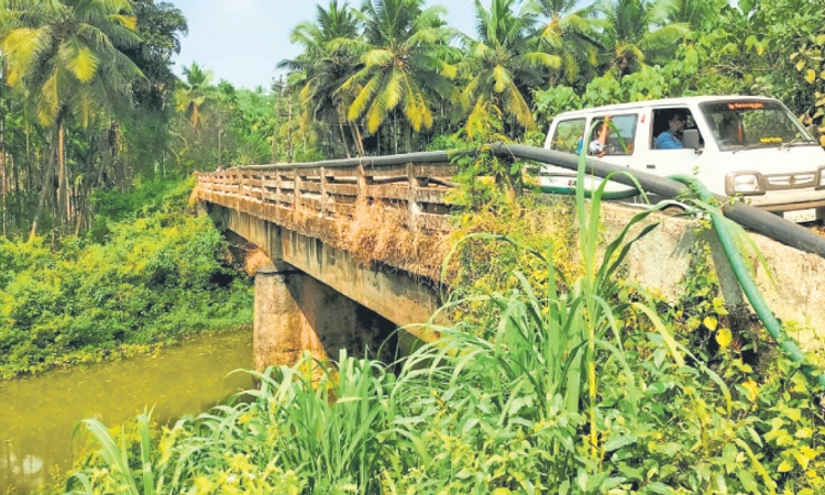 Mudbidri: ದುರ್ಬಲ ನೀರ್ಕೆರೆ ಸೇತುವೆ; ಹೊಸ ವರುಷಕ್ಕೆ ಹೊಸತು?