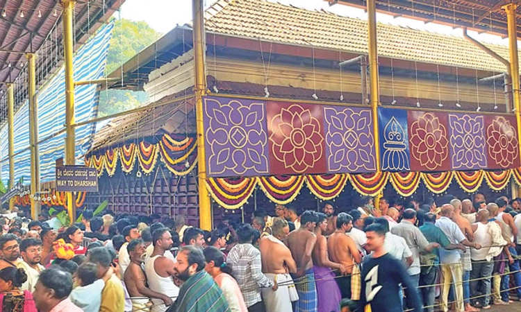 ಹೊಸ ವರ್ಷ: ಕರಾವಳಿಯ ದೇವಸ್ಥಾನಗಳಲ್ಲಿ ಭಕ್ತಸಂದಣಿ