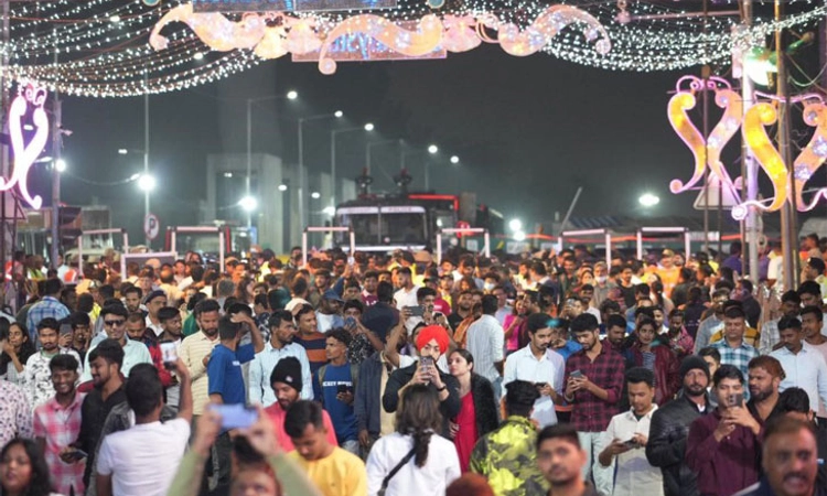 Bengaluru: ರಂಗೇರಿದ ರಾತ್ರಿಯಲ್ಲಿ ಹೊಸ ವರ್ಷದ ಸಂಭ್ರಮ