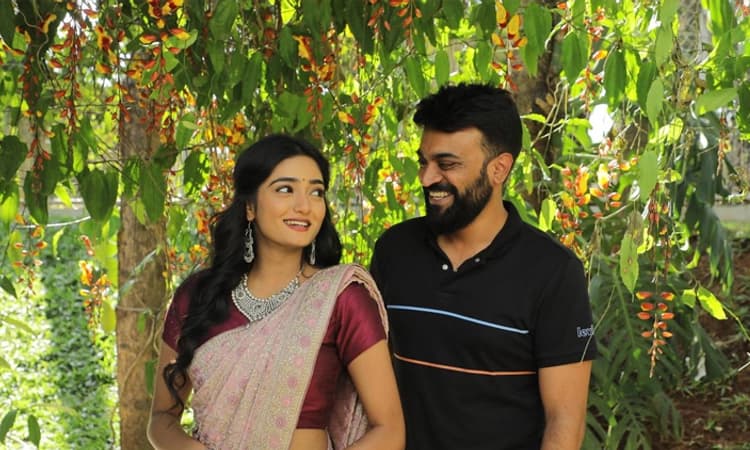 Out of Syllabus Review; ಪ್ರೇಮಿಗಳಿಗೆ ಹೊಸ ಸಿಲೆಬಸ್‌