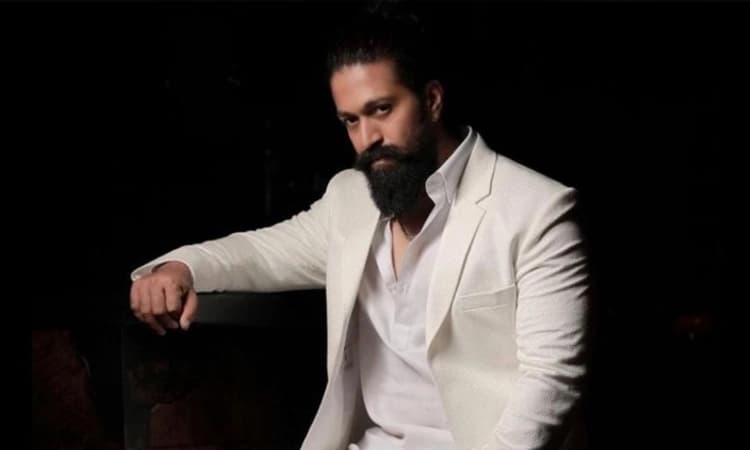 Yash; ಸಂಭಾವನೆ ವಿಚಾರದಲ್ಲಿ ಹೊಸ ದಾಖಲೆ ಬರೆದ ರಾಕಿಂಗ್‌ ಸ್ಟಾರ್