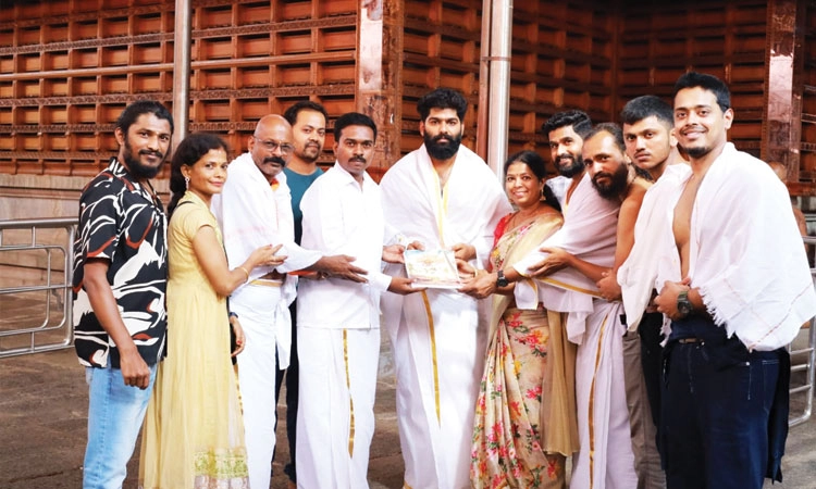 Sandalwood: ಗಾಡ್‌ ಪ್ರಾಮಿಸ್‌ಗೆ ಸ್ಕ್ರಿಪ್ಟ್  ಪೂಜೆ