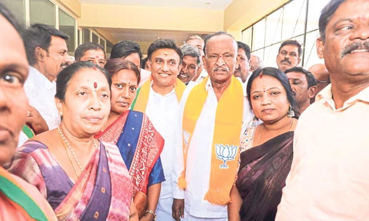 Chikkaballapur: ಡಾ.ಕೆ.ಸುಧಾಕರ್‌ಗೆ ಜೈ ಎಂದ ಎಂಟಿಬಿ!