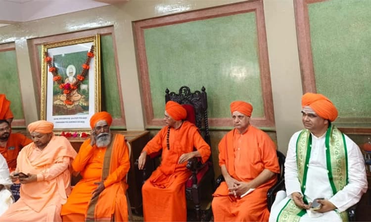 Pralhad Joshi; ಧಾರವಾಡದ ಬಿಜೆಪಿ ಅಭ್ಯರ್ಥಿ ಬದಲಿಸಬೇಕು: ದಿಂಗಾಲೇಶ್ವರ ಸ್ವಾಮೀಜಿ