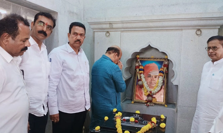 Gadag; ಹಾವೇರಿ ಲೋಕಸಭಾ ಅಭ್ಯರ್ಥಿ ಬಸವರಾಜ ಬೊಮ್ಮಾಯಿ ಅವರಿಂದ ಟೆಂಪಲ್ ರನ್