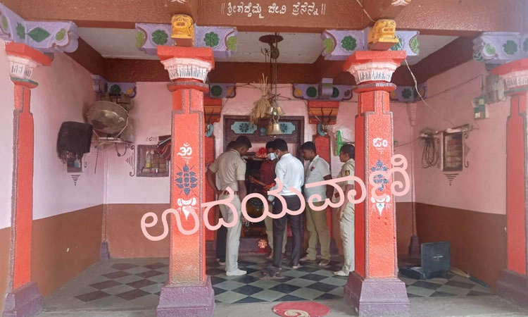 Theft: ಅಮೀನಗಡದ ದೇವಸ್ಥಾನದಲ್ಲಿ ಕಳ್ಳತನ