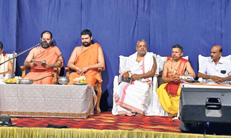 ಶ್ರೀ ವಡಭಾಂಡ ಬಲರಾಮ ದೇವಸ್ಥಾನ; ಜನರು ದೇಗುಲಗಳಿಗೆ ನಿತ್ಯ ಬರುವಂತಾಗಬೇಕು: ಕಾಣಿಯೂರು ಶ್ರೀ