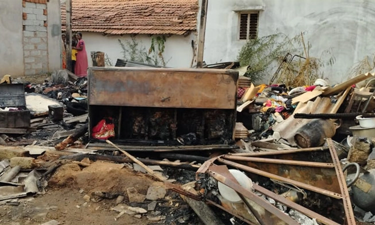 Gas ಸಿಲಿಂಡರ್ ಸ್ಫೋಟ: ಮನೆ ಸಂಪೂರ್ಣ ಭಸ್ಮ