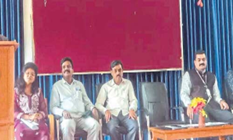 ಶಿಗ್ಗಾವಿ: ಪಕ್ಷಿ ಸಂಕುಲ ರಕ್ಷಣೆಗೆ ಆದ್ಯತೆ ನೀಡಿ: ಪ್ರೊ| ಭಾಸ್ಕರ್‌