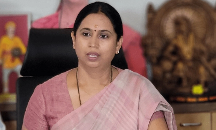 ನೀತಿ ಸಂಹಿತೆ ಉಲ್ಲಂಘನೆ: ಸಚಿವೆ ಲಕ್ಷ್ಮೀ ಹೆಬ್ಬಾಳ್ಕರ್ ಮನೆ ಮೇಲೆ ಚುನಾವಣಾಧಿಕಾರಿ ದಾಳಿ