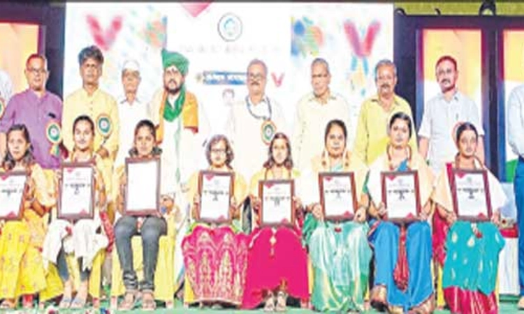 ಮಕ್ಕಳಿಗೆ ಗುಣಮಟ್ಟದ ಶಿಕ್ಷಣ ನೀಡಲು ಮುಂದಾಗಿ: ಹುಡೇದ