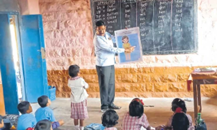 ತೆಲಸಂಗ: ಸರಕಾರಿ ಆಂಗ್ಲ ಮಾಧ್ಯಮ ಶಾಲೆಗಳಲ್ಲಿ “ದಾಖಲಾತಿ ಕೊರತೆ’