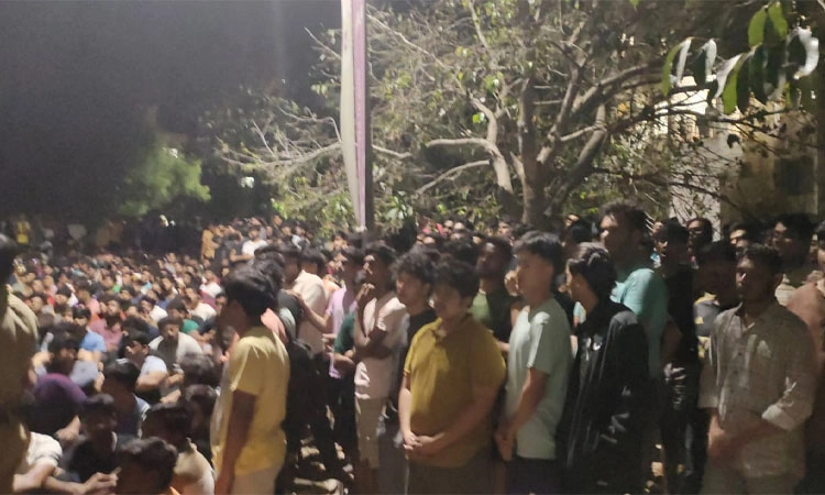 Ramanagara ಅಪಘಾತ; ವಿದ್ಯಾರ್ಥಿಗಳ ಪ್ರತಿಭಟನೆ