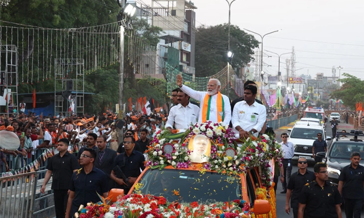 Modi in South; ಹಗರಣ ಮುಚ್ಚಲು ಬಿಆರ್‌ಎಸ್‌, ಕಾಂಗ್ರೆಸ್‌ ದೋಸ್ತಿ: ಪಿಎಂ ಮೋದಿ