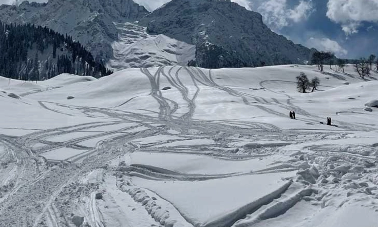 Jammu Kashmir: ಗುಲ್‌ ಮಾರ್ಗ್‌, ಆದಿ ಶಂಕರಾಚಾರ್ಯ ಪೀಠ..ನೋಡಲೇಬೇಕಾದ ಸ್ಥಳಗಳು ಹಲವು…