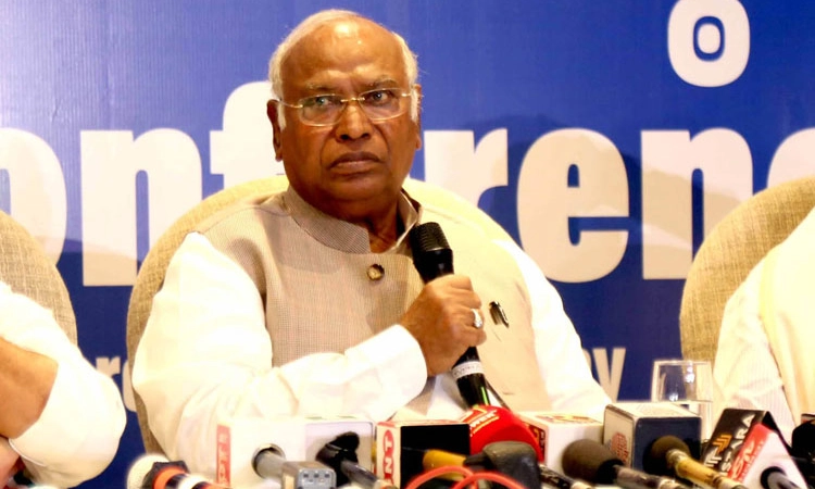 Caste Census ವಿಚಾರದಲ್ಲಿ ಕಾಂಗ್ರೆಸ್‌ ನಿರ್ಣಯ ಎಲ್ಲರೂ ಪಾಲಿಸಬೇಕು: ಮಲ್ಲಿಕಾರ್ಜುನ ಖರ್ಗೆ