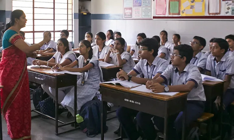 Dress Code: ಈ ರಾಜ್ಯದ ಶಿಕ್ಷಕರಿಗೆ ಇನ್ನು ಡ್ರೆಸ್ ಕೋಡ್ ಕಡ್ಡಾಯ.. ಶಿಕ್ಷಣ ಸಚಿವರಿಂದ ಆದೇಶ