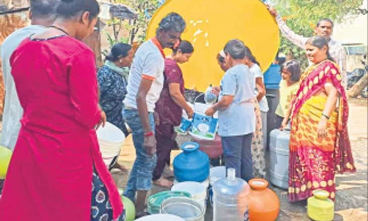 ಗದಗ: ಜಿಲ್ಲಾದ್ಯಂತ ನೀರಿಗಾಗಿ ಹಾಹಾಕಾರ ಶುರು-ಅಂತರ್ಜಲ ಮಟ್ಟ ಕುಸಿತ