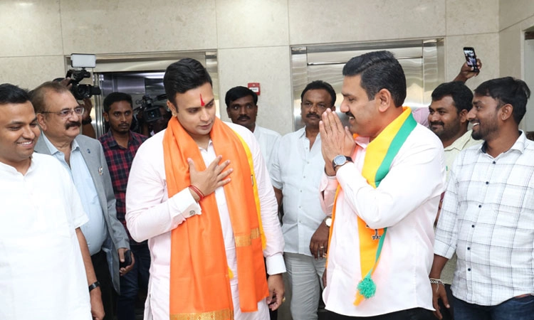 Yaduveer Wadiyar: ಕ್ಷೇತ್ರ ಕಾರ್ಯಕ್ಕೆ ಅಧಿಕೃತ ಚಾಲನೆ ನೀಡಿದ ಯದುವೀರ್‌ ಒಡೆಯರ್‌