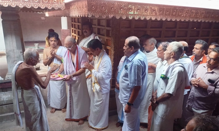 ಕುಂಟಿಕಾನಮಠ ಬ್ರಹ್ಮಕಲಶೋತ್ಸವದ ಆಮಂತ್ರಣ ಪತ್ರಿಕೆ ಬಿಡುಗಡೆ