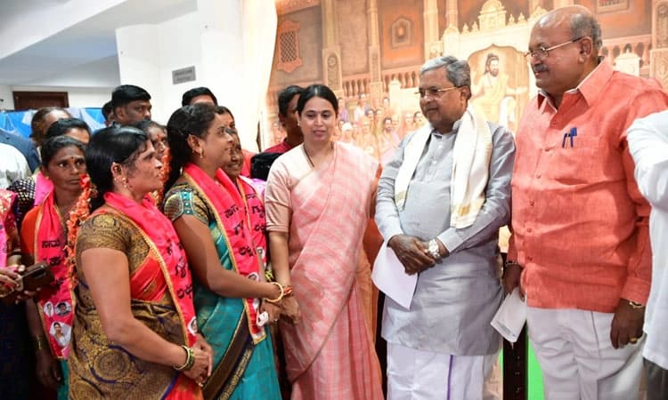Belagavi: ಮಹಿಳೆಯರ ಸಬಲರಾಗಿಸುವ ಗೃಹಲಕ್ಷ್ಮಿ ಯೋಜನೆ ನಿಲ್ಲಿಸುವ ಮಾತೇ ಇಲ್ಲ: ಸಿದ್ದರಾಮಯ್ಯ
