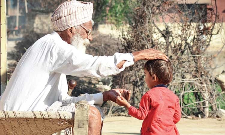 ಅಜ್ಜನನ್ನು ನೋಡಿಯೇ ಮಾತಾಡಲು ಕಲಿತೆವು!