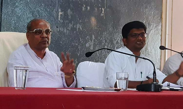 ತೆರಿಗೆ ಬಾಕಿ ವಸೂಲು ಮಾಡಿ: ಸಚಿವ ಕತ್ತಿ