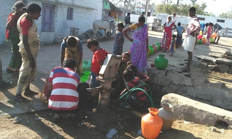 ಕುಡಿಯುವ ನೀರಿಗಾಗಿ ಜನರ ಅಲೆದಾಟ