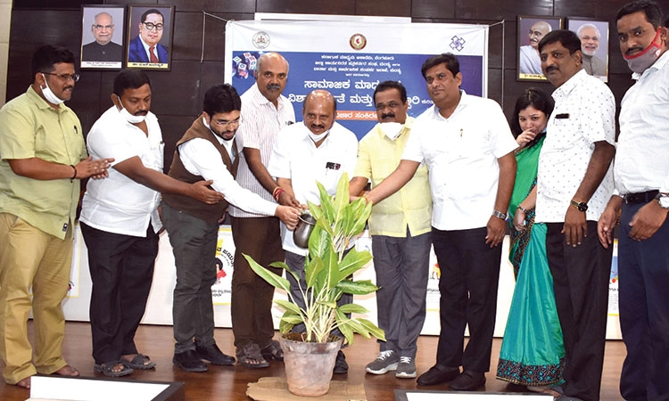 ಸಮಾಜದ ಏಳಿಗೆಗೆ ಮಾಧ್ಯಮಗಳ ಪಾತ್ರ ಬಹುಮುಖ್ಯ
